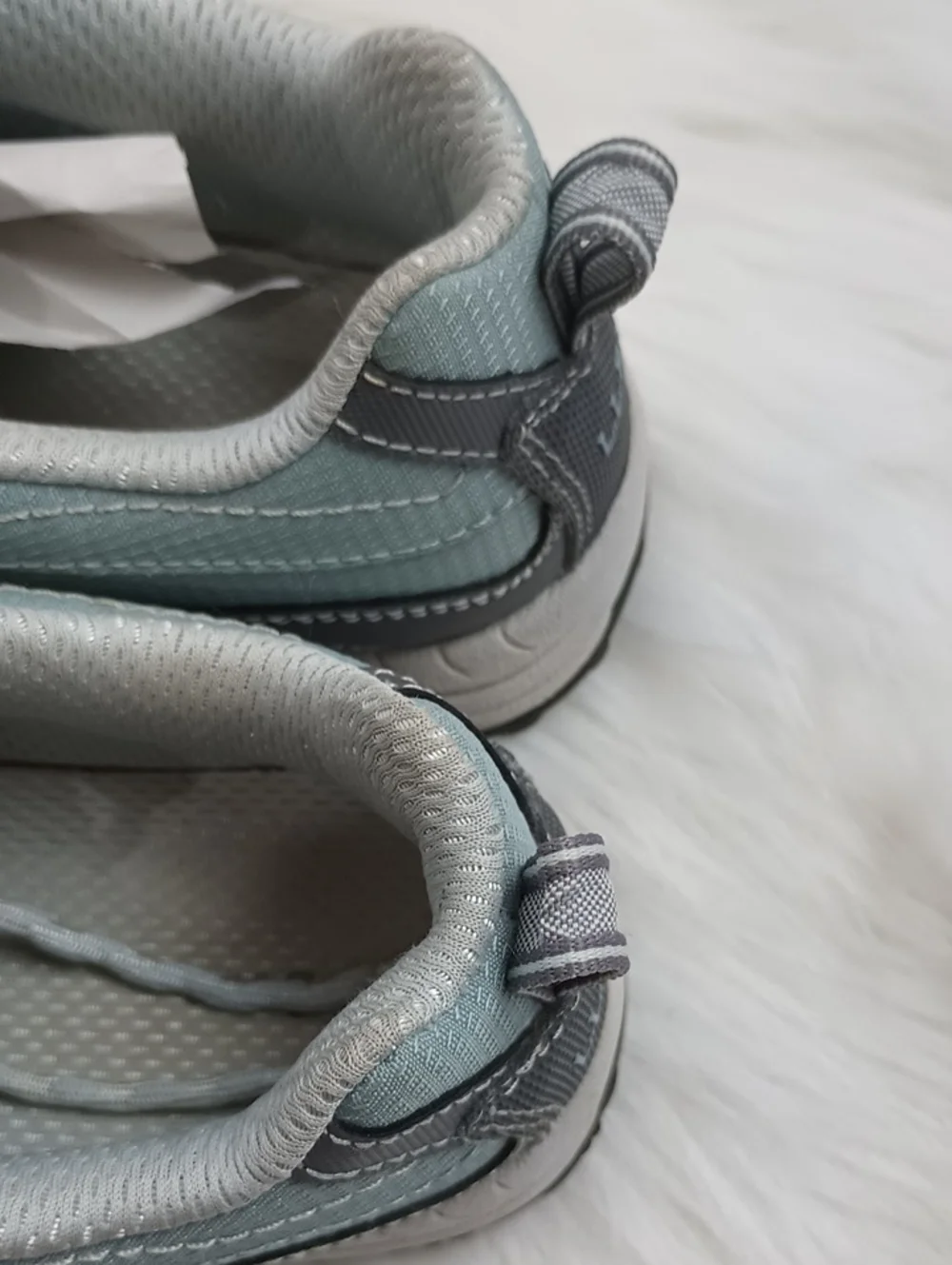 L.L. Bean Women's Hiking trail walking shoes/sneakers. size 8.5 gray/light teal